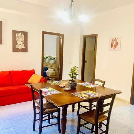 Ferienwohnung A Un Passo Dal Massimo 1 Palermo Exterior foto