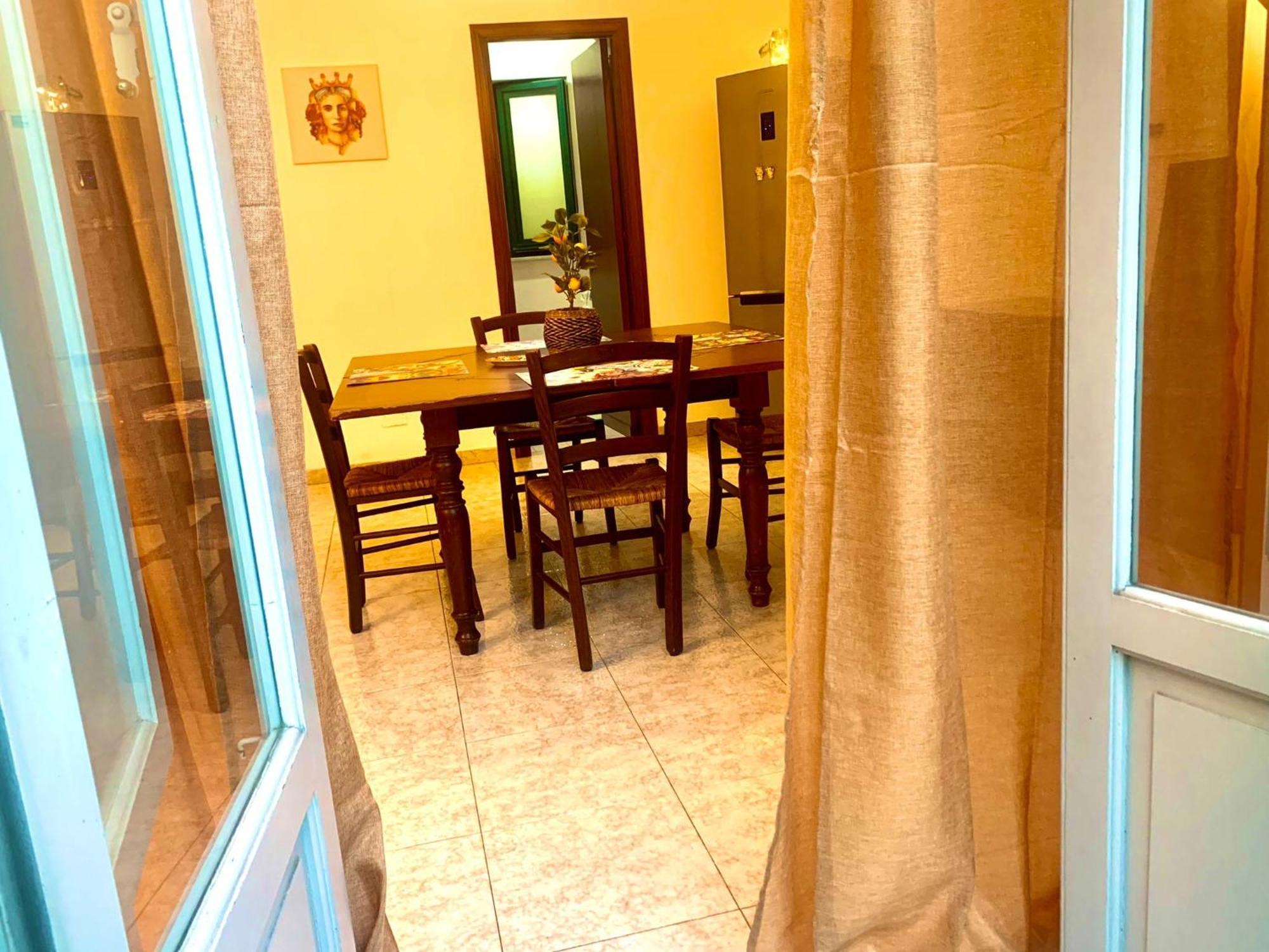 Ferienwohnung A Un Passo Dal Massimo 1 Palermo Exterior foto
